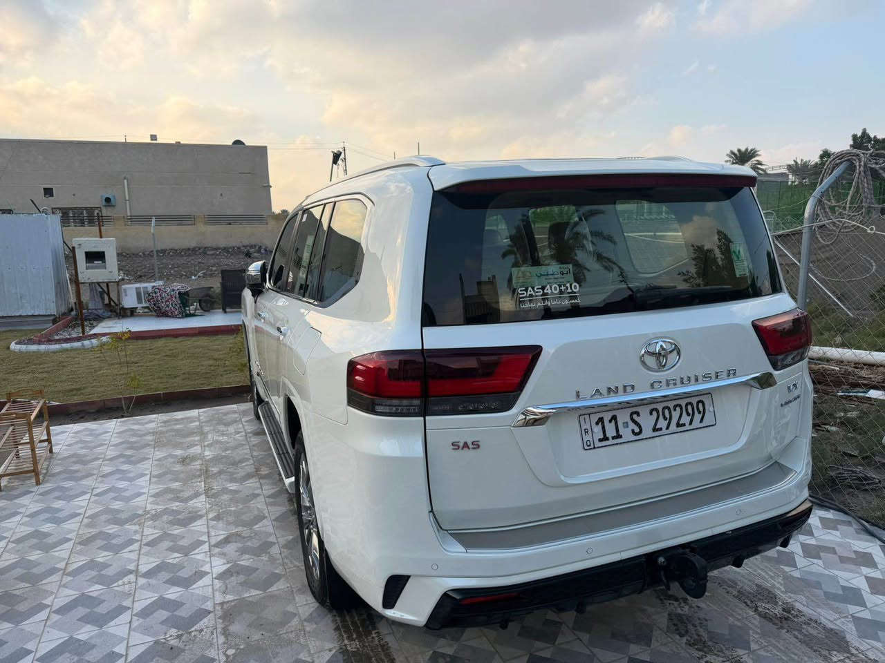 السلام عليكم 
الاند كروز Vx 
مكينه ٤٠٠٠ تنفس طبيعي 
موديل 2023 
ماشيه 32 الف 
مغلفه بي بي اف 
كفاله عامه 
موصفات معروفه موصفاته 
5 كامرات 
ساز 
مكاني بغداد حي الجامعة 
السعر ب 72500 الف 
 *********** بغداد, العراق
