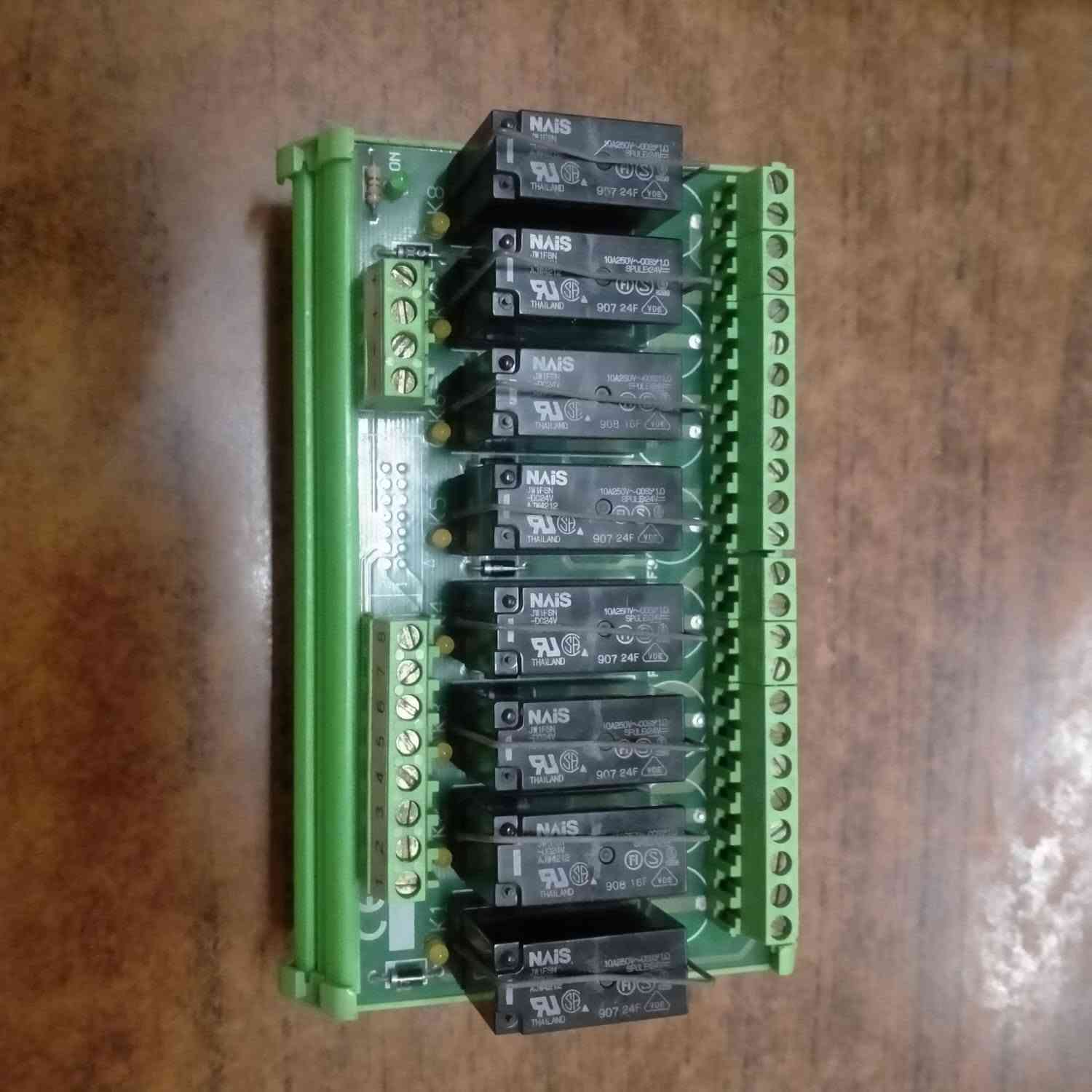 لوحات ريلاي (Relay Module) صناعية 8 قنوات - ماركة NAIS الأصلية
للبيع لوحات ريلاي (Relay Module) صناعية بحالة ممتازة، مثالية لأنظمة التحكم الآلي (PLC) ولوحات التحكم الكهربائية.
المواصفات الفنية:
عدد القنوات: 8 قنوات (8-Channel).
نوع الريليهات: NAIS (علامة تجارية عالية الجودة).
جهد التشغيل: 24 فولت تيار مستمر (DC 24V).
التصميم: مزودة بقاعدة تثبيت لسهولة التركيب على (DIN Rail).
الحالة: حالة ممتازة ونظيفة جداً.
الي عايزهم يكلمني خاص


**إذا كنت صاحب هذا الإعلان وتريد حذفه لأي سبب، رجاءا أرسل رسالة إلى الدعم الفني**