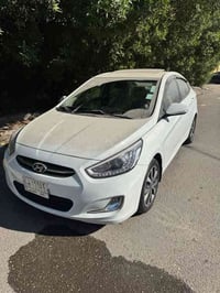 اكسنت2016 السياره جديده لوك مكفوله كلشي  ماشيه 16 الف كيلو متر حقيقي ش...