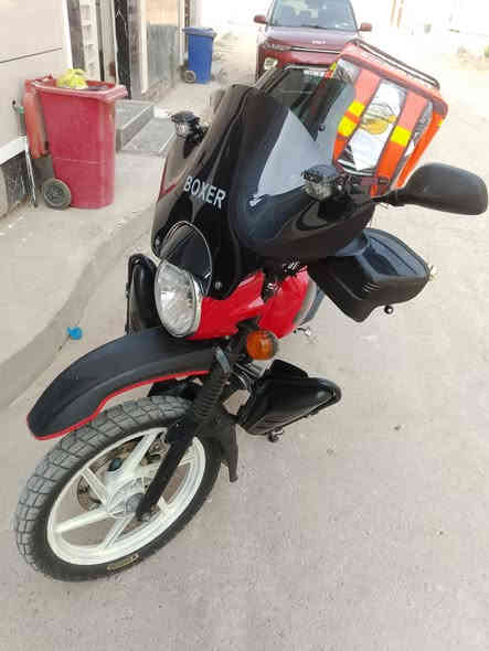 السلام عليكم بوكسر موديل 2022 مرقم نكليزي تحويل ثاني يوم دراجه ماشيه ٢٧ مكينه مفتوحه قبل ١٥ يوم انطي بيها ضمان شهر  مناقصها شي 
بيها زنون ٦٥ الف كشافات درع استاند تلفون واير ليس زوج تايرات جدد مناقصها برغي الدراجه 

مكاني الدوره 
السعر 2150 وبيها مجال 
*********** اتصال 
*********** واتساب
