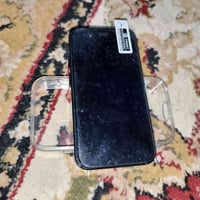 آيفون ١٣ • اسود • فتحة سيم