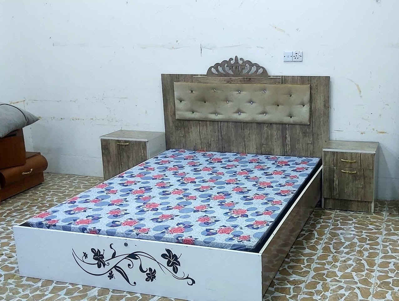 للبيع جرباية نفرين مستعمل تخت درجة اولى السعر 90 
*********** كركوك, العراق
