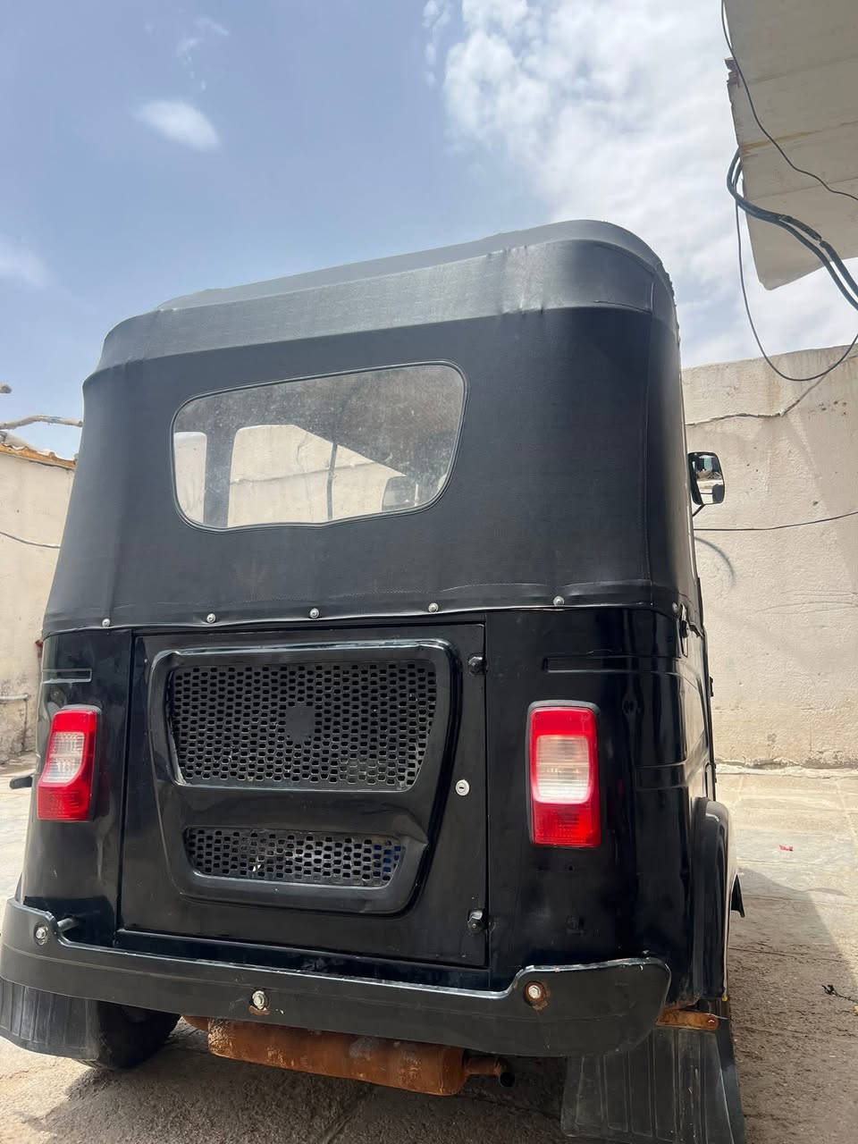 سلام عليكم تكتك البيع مديل 22وراق صوليه وراق عماره البدي مكفول العنوان بصره حي الحسين الستفسار رقم ***********
