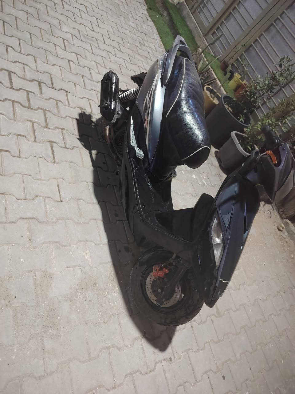 السلام عليكم ثعلب جي تي ار للبيع كامله منقصه شي ابددد كهربايات كله شغاله سلف هندر حلوه الدراجه خير من الله سعره 400 وبيه مجال للطيبين مكاني حي تونس رقمي ***********
