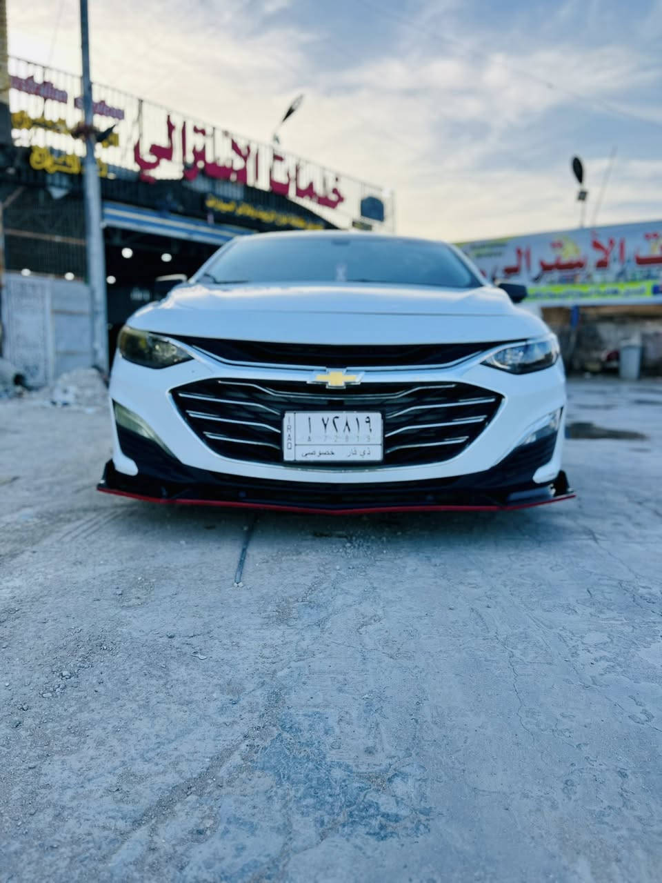 السلام عليكم شيفروليه ماليبو ٢٠٢٢ للبيع
🟢السياره وارد امريكي / بيها بس جاملغ نفسه معمر فقط لاشاصي لالغد لا اي شي ثاني ( بدون ايرباك )
 وبقية السياره مكفوله 
 🚩فحص السياره مرفق مع الصور 🚩
هزه جديده +سنويه جديده 
مكينه  بالكارتون مكفوله 
كير مكفول 
حداديه نظيفه 
تخم تاير جديد عليها  + وياله جديده 
باتري جديد 
تبريدها ثلج 
شاشه ( كاربلاي واير لس واندرويد اوتو ) 
كامره خلفيه 
اوتو ستوب 
الكشنات مغلفه 
عليها منظومة زنون الليل نهار يصير 

⚪️رقم ذي قار حره بإسمي 
(لوحاتها الدوليه الجديده طالعات )
السعر / ١٣٤ ورقه وبيها مجال 
العنوان : الناصريه / حي اور 
للاستفسار : ***********

