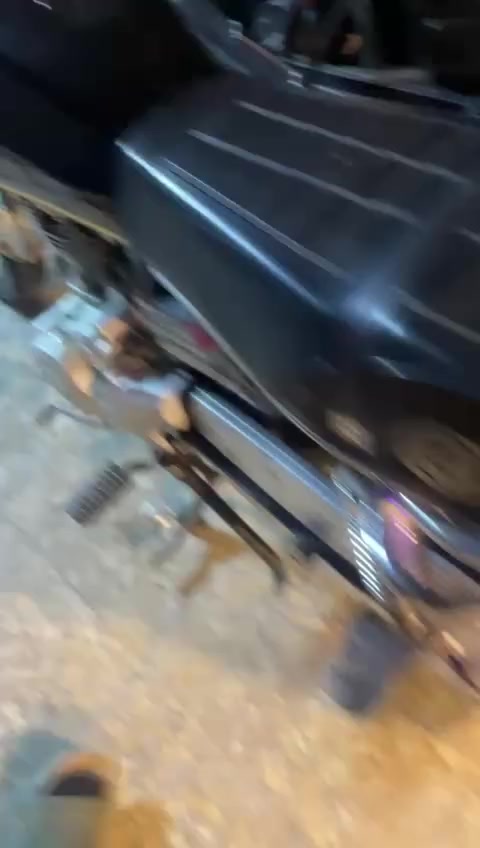 دراجه ايراني 
السلام عليكم دراجه ايرانيه للبيع سعر 500الف  مكينه مالته مامفتوحه وياها صندوك مال دليفري جبير جديد بعدني ما شاده اصلن  يعني جاهزه للشغل للاستفسار الرقم ***********واتساب فقط
