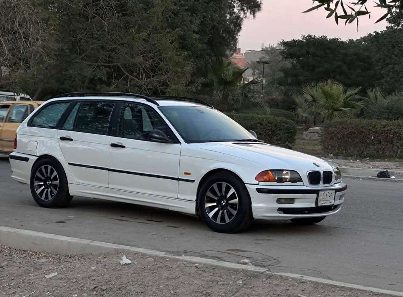 سلام عليكم للبيع او مراوس حسب القناعه 

بي ام موديل ٢٠٠١ e46 حجم 328محرك مسكر 

كير اوتماتيك محرك وكجير جدد شادها قبل ١٥ يوم 

تبريد شغال صدرين جدد تخم تاير جديد باتري جديد 

داخل نضيف كلش سياره جاهزه مال جناي ومتعوب عليها 

رقم بغداد الدولي بسمي هزه جديده تخول ثاني يوم شرط 

سياره جاهزه ما بيها اي نقص ولا بيها اي مصرف من فضل الله
سياره بلاديه لا ضربه ولا صبغ ولا تبديل العنوان بغداد حي الخضراء 
السعر المطلوب ٦٠ ورقه وبي مجاا ل *********** بغداد, العراق
