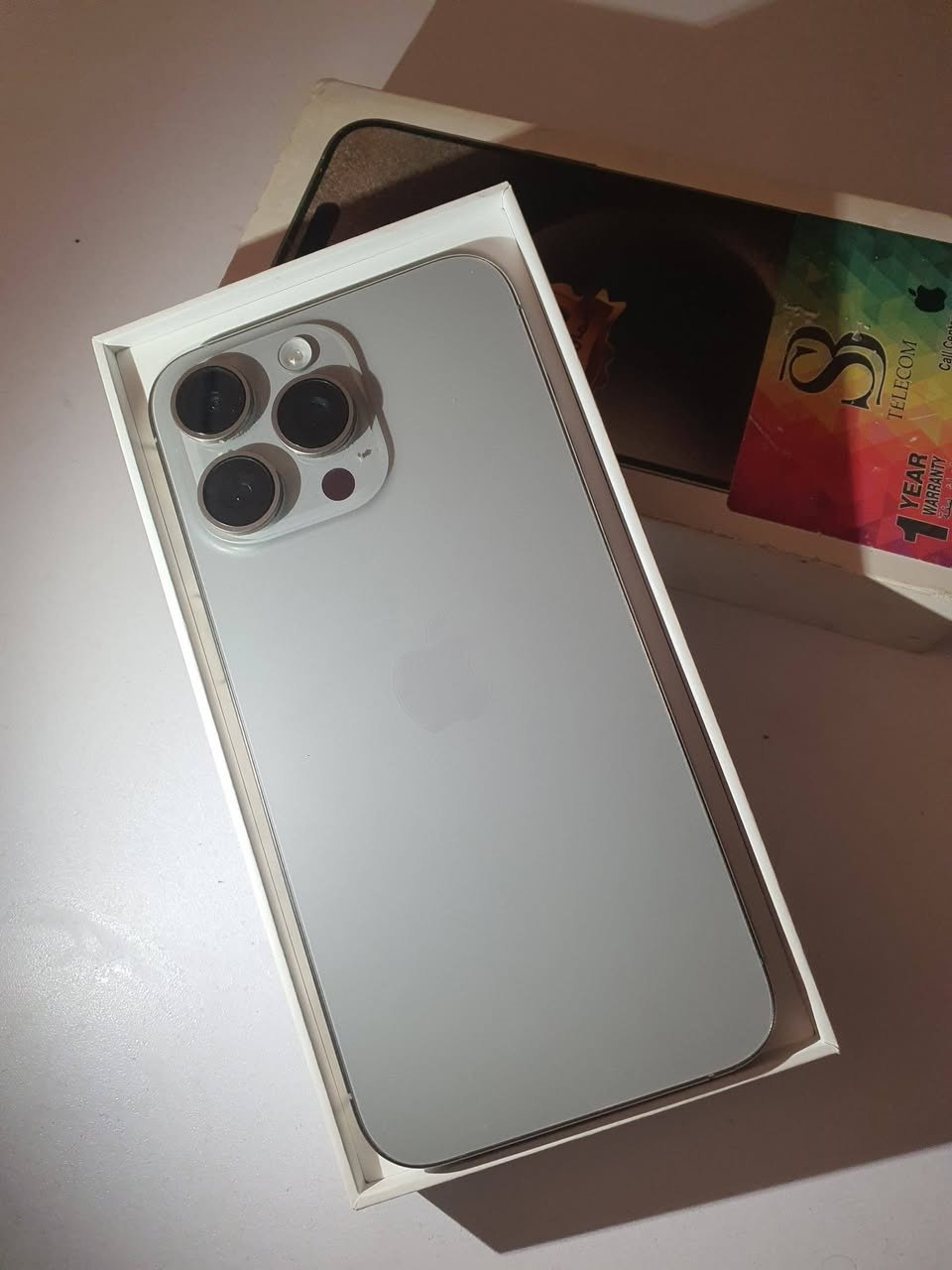 ايفون 15 برو ماكس شرق اوسط نضافه فول بطاريه 86 ذاكره 256 وياه شاحنه و الكارتونه مالته شرط النضافه و الفحص وين مايعجبك
سعر خاص


**إذا كنت صاحب هذا الإعلان وتريد حذفه لأي سبب، رجاءا أرسل رسالة إلى الدعم الفني**