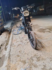 شحن • نضيفة • شاحنة مكسورة