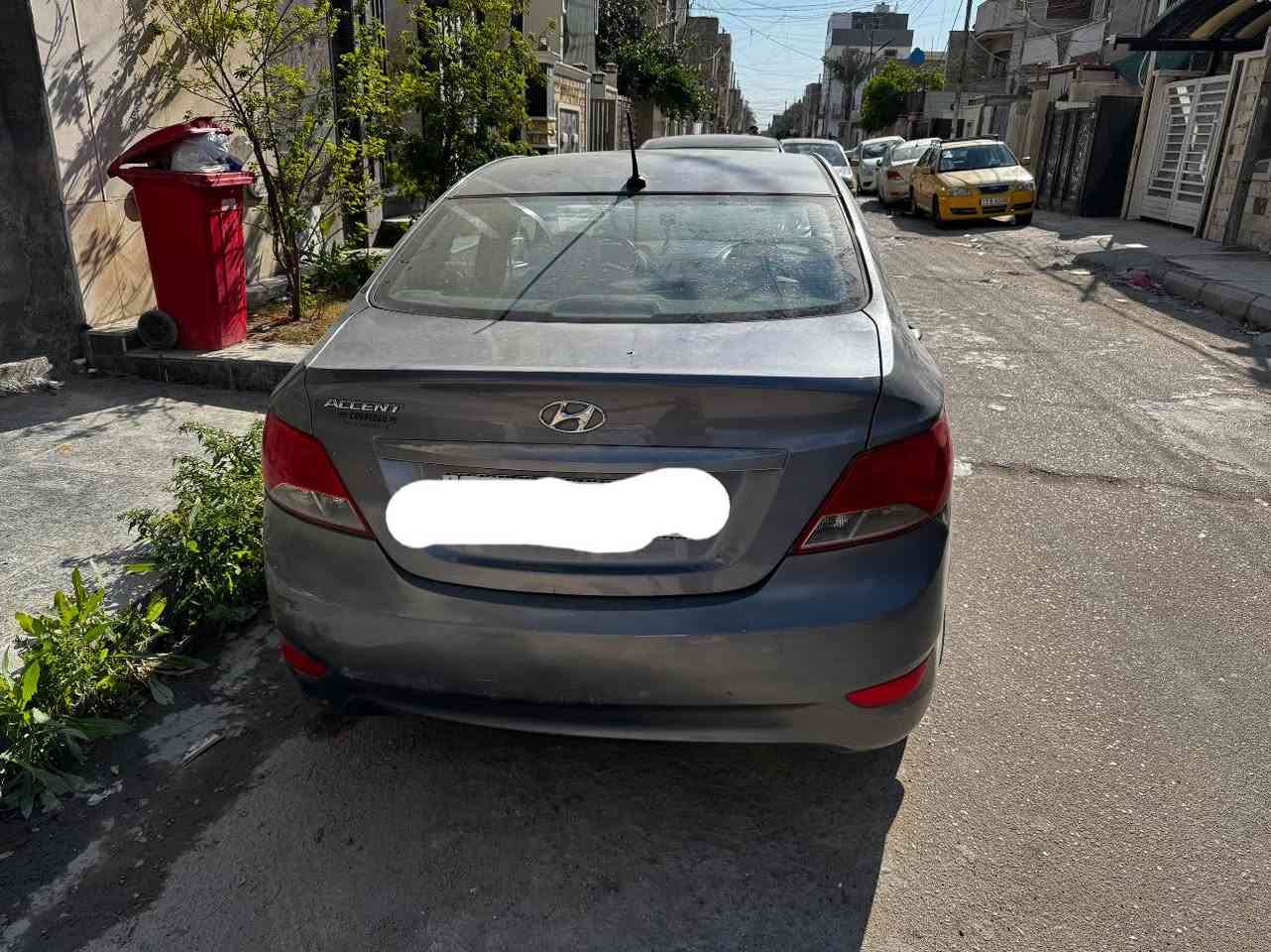 السلام عليكم اكسنت امريكي2016 حادثهه باب السايق وخلف باب السايق ماشيه 146الف ميل منظومه تبريد جديده منظومه زنون محرك 1600GDI. 
(السياره رقم بغداد الانكليزي الجديد باسمي تحويل ثاني يوم )
السعر80$وبيهه مجال مكاني بغداد البياع شارع11
***********
