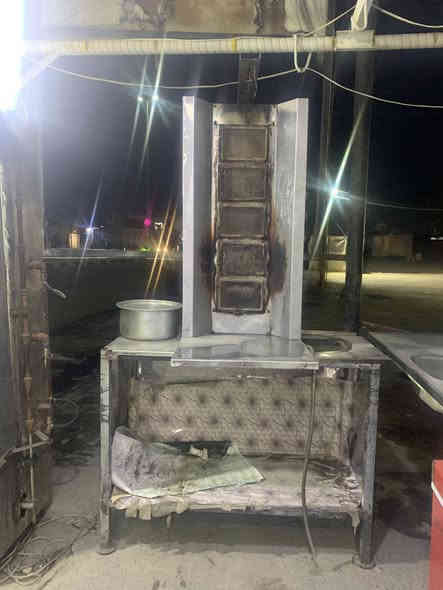 السلام عليكم فرن بيزا حجري450مجمده عدد ثنين مع براد السعر 350عجانه  25  كيلو     لسعر 250شوايه كص السعر 150 الجام خانه مع شوايه كباب مع ماطورين سعر 300الرقم للتواصل ***********
