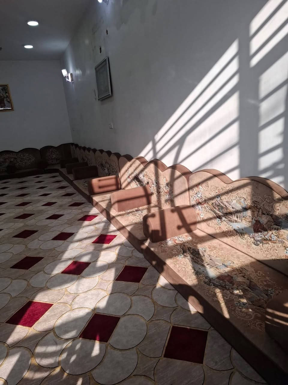 من رخصة الادمن تخم ديوان ١٥مقد نضيف والله السعر ٣٢٥
والكنتور ست بوب من ضمنهم بابين بي تعلاكه للملابس وجرارتين 
السعر 300


**إذا كنت صاحب هذا الإعلان وتريد حذفه لأي سبب، رجاءا أرسل رسالة إلى الدعم الفني**