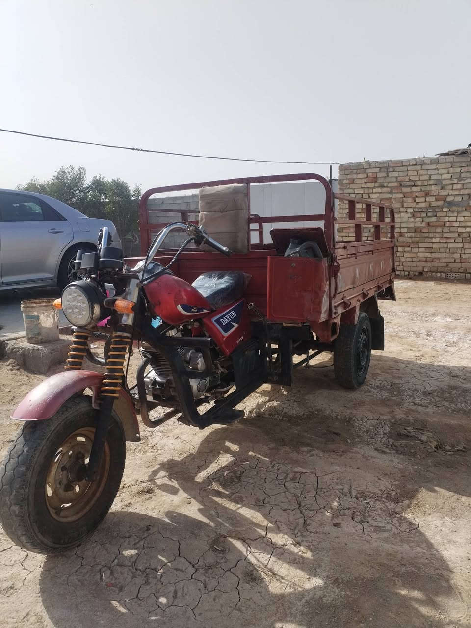 السلام عليكم للبيع ستوتا دايوان موديل 17 بدون اوراق مقفوله عشائرا محرك 23 شاصي مقفول تخنتاير جديد كهربائيات كلها شغاله ظفيره جديده السعر 700 وبيها حق الجيه الرقم *********** بغداد بسمايه
