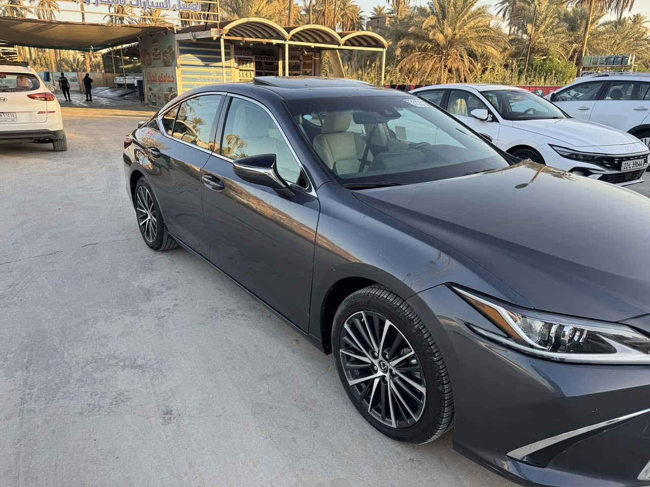 السلام عليكم لكزس es 300h 2024 رقم بغداد حادث جاملغ وبنيد صبغ ماشيه اقل ٣٠ سعر مناسب 
***********
