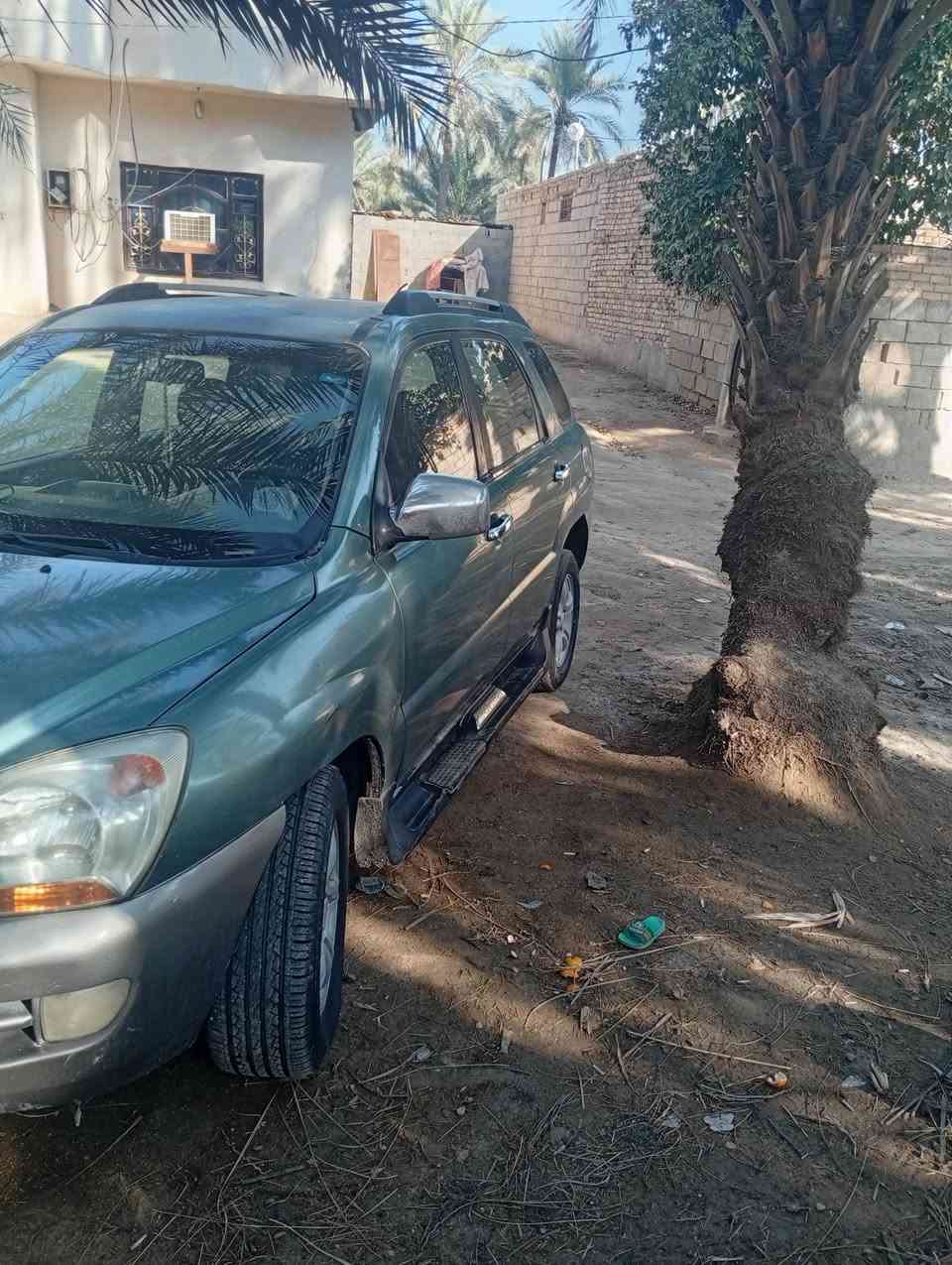 السلام عليكم للبيع سياره كيا سبورتج موديل 2007حجم المكينه 2700سته سلندر كير اوتو السياره جاهزة اي نقص مابيه تبريد ثلج كهربائيات سياره كله شغاله سعره 90ورقه وبيه مجال مكان سياره كربلاء المقدسة قضاء الحسينيه للتواصل عبر الرقم ***********
