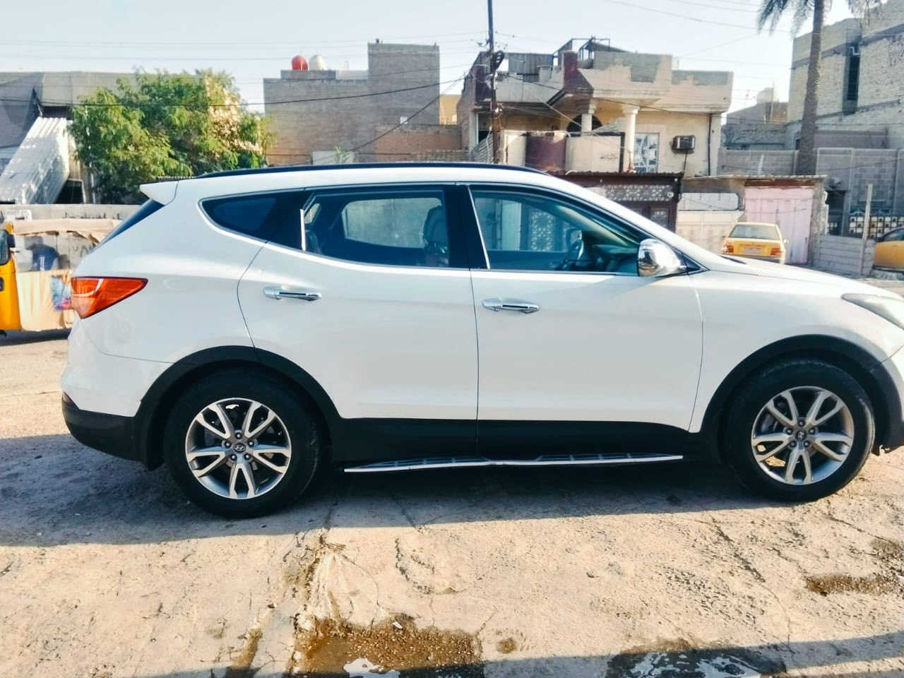 سنتافية 2013 خليجي محرك دوش سبعة راكب
محرك 4  الرقم واسط ضربته بنيد   المواصفات تحكمات استيرن مري كهربائي شاشة جبيرة تبريد تلث قطع مكينه كير حدادة كفالة عامه السعر 148 ***********.
