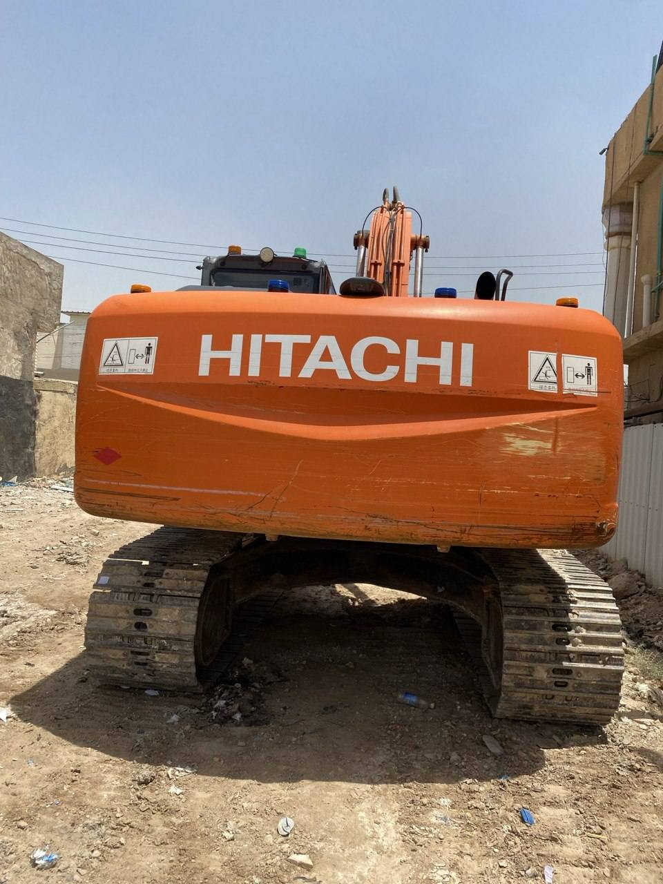 سلام عليكم للبيع حفاره زت ثري حجم 200موديل 13 معلايه 19 مو زلزاليه مسسه كماشه وكامله رقم بغداد انكليزي ومكفوله من الفتح والصبغ ***********
