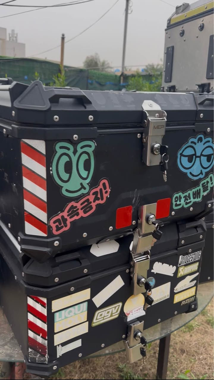 السلام عليك 
جنط المنيوم باله مستخدم يشبه الجديد 
🩸 بدون قواعد 🩸
قفاله فوك والجوه يشتغلن مع مفاتيح عدد 2 لكل قفل
سعر القطعه 85 الف 
للاتصال ***********
مكاني بغداد توصيل موجود بغداد, العراق
