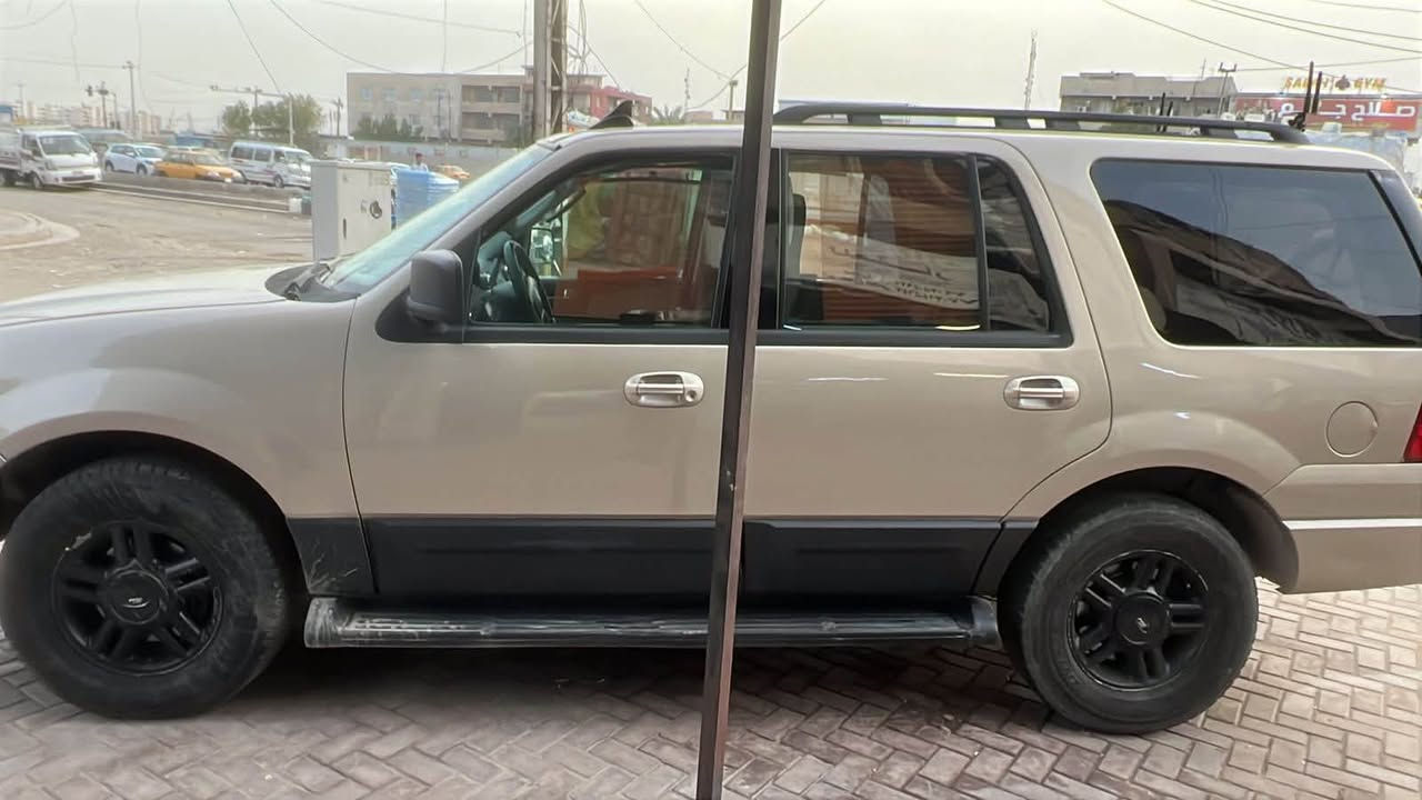 اكسبدشن 2005
للبيع او المراوس
رقم بغداد انكليزي وهزه وسنويه جديده ل2031
مصبوغه عام للجماليه اثر جراد
8 راكب مال بيت مامتعوبه 
//شاشه كبيره كامره + كامرة تسجيل(داش كام)
رمونت سنتر لوك ،، كهربائيات كلها شغاله
محرك كير صدر خير من الله 
تبريد 3 قطع 
محرك 5.4
مكان السياره بغداد الشعب 
سعر مناسب 59 

***********
