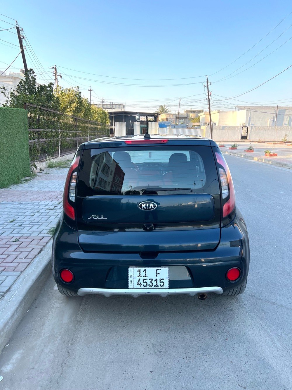 كيا سول موديل 2018 وارد امريكي
رقم بغداد باسمي ماشيه 86 الف 
محرك 2000 gdi وكير at
بدون صبغ حته الدعاميات بدون صبغ بدون ايرباك بدون تبديل بدون حادث فقط بارد بسيط جداً في الباب
مواصفاته بصمه شاشه كبيره لمس مع كامره
سماعات ماركة هارمن كاردن لايت زنون حساس اطارات تحكم ستيرن مثبت سرعه وبعد بيه مواصفات
صدرهه جديد تخم تاير ياباني جديد
السياره نظيفه جداً وبلعافيه تصير من نصيبه 
مابيه اي نقص ربع متصرف عليه  
سعرهه 126 ورقه وبيه مجال بسيط
مكانه بغداد المنصور للاستفسار 
***********
***********