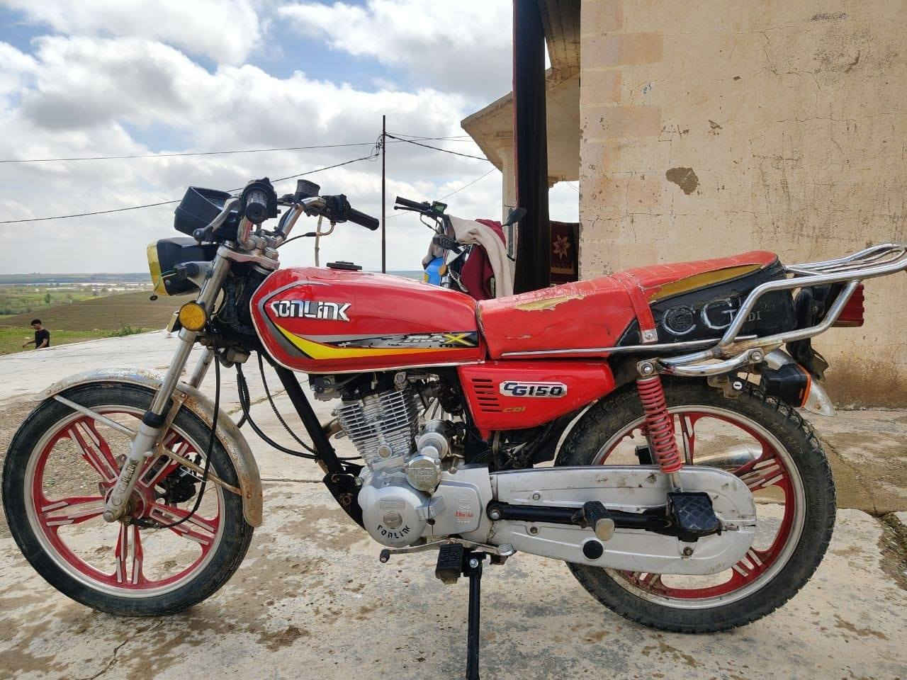 السلام عليكم
سولنك موديل2022
محرك مفتوح مبدل ولفات فقط
كهربائيات كلها شغاله
تايرات زينات ويلاتوو مسطره
دبلات بلاديه سويج بلادي
السعر:425وبي مجال
للاستفسار/***********
