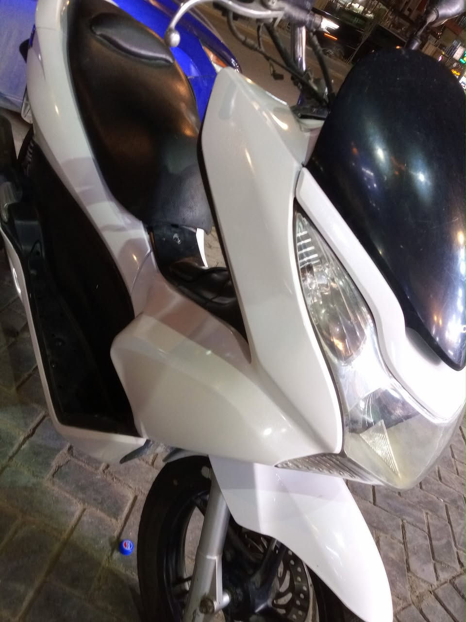 السلام عليكم للبيع دراجه pcxجيل الاول دراجة مال رمبه مديل18 ماخذها رمبه الدراجه على  ايدي حجم مكينه ١٢٥ياباني الاصلي دراجه جديده مال جناي  الله شاهد شرط مكينة بلاد ستوك مامفتوحة بلادية  
ياباني الاصلي دراجه كامله أستان كهربائي حساس ازدحام ٢حرف Aدراجه جديده الدراجه مكينه لوك شلعه معدل خير من اللّٰه دراجه تكول جديده بمعنئ الكلمه واحلا من الصور  دراجة مكينه مكفوله اي نقص مابيه
السعرمليون و٢٥٠مستعجل علا بيعتهة مكاني بغداد مدينت الصدر ***********
