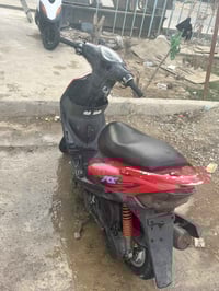 دراجه ماكس عدله  دراجه كامله مابيه اي نقص كفراته بلاديه لونه احمر وجار...