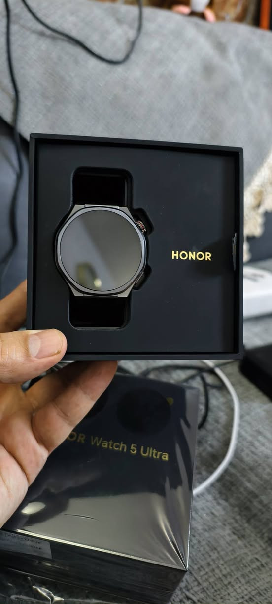 السلام عليكم 
هونر 5التراا
فقط مفتوحه من الكارتونه على وضع الشركه السعر 200قفل


**إذا كنت صاحب هذا الإعلان وتريد حذفه لأي سبب، رجاءا أرسل رسالة إلى الدعم الفني**