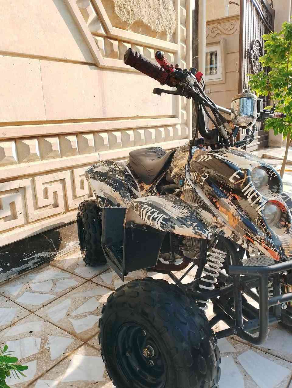 دراجة رباعية للبيع نضيفة كلش 💯
تايرات نضيفة 
مكاني الموصل حي السماح 
للأستفسار خاص او الأتصال عالرقم 
***********
