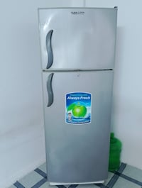 ثلاجة • ٢٠ قدم