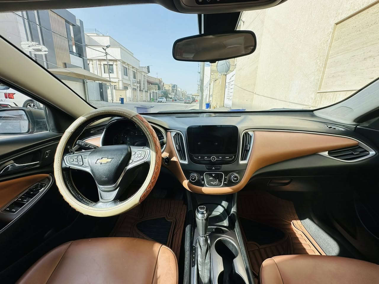 🚗 ماليبو 2019 RS
🔹 بصمة تشغيل + بصمة أبواب وصندوق
🔹 تشغيل وإطفاء عن بُعد
🔹 كشن السايق كهرباء
🔹 شاشة كبيرة + كامرة خلفية دوّارة
🔹 كشنات جلد لون مشمشي
🔹 تحكم سترين كامل مع أوامر صوتية
🔹 أوتو لايت (يشتغل عند الحاجة)
🔹 ويلكب أسود بلادي
🔹 تخم تايرات جديد
🔹 محرك 1.5 تيربو اقتصادي وقوي

⚠️ ملاحظة:
حادثها جاملغين خلفيات + جاملغ أمامي انطخ وتم تصليحه وصبغه
📸 صور الحادث موجودة عندي، الي يحب يشوفهن يتفضل عالخاص
الرقم: أربيل
📍 الموقع: نجف
💰 السعر: 95 ورقة وبيها مجال للجاد
📞 ***********
