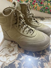 حذاء ماركة • مقاس ٣٩ • أصلي مستعمل