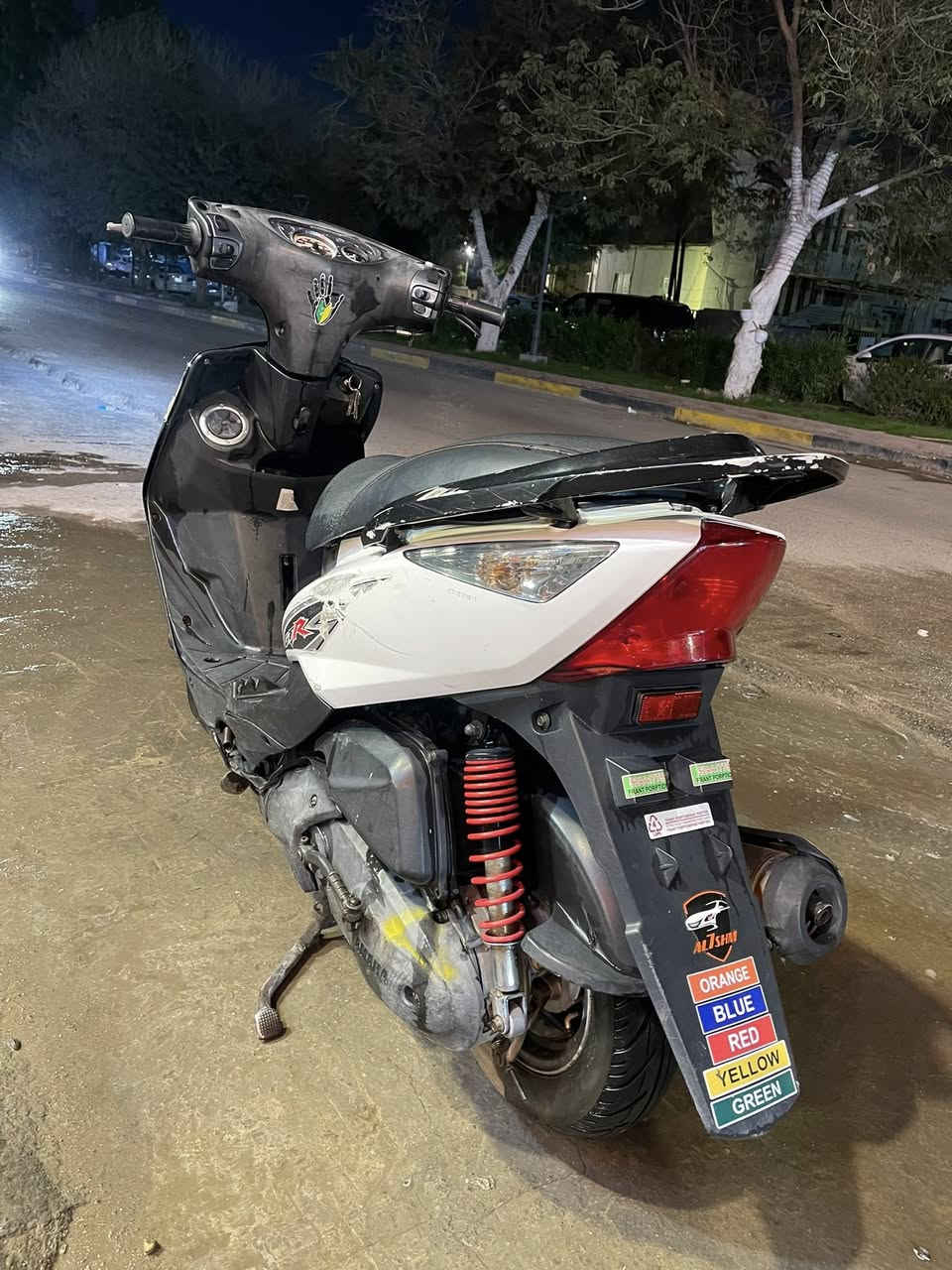 سلام عليكم دراجه ماكس ١٤٠ نضافه ٩٠ بل ميه دراجه خير من الله نكره بكل وكت المكينه خرسه وبضمانتي شلعه معدل دراجه جاهزه بس بيه نقص واحد بريك امامي فقط تعال كلب براحتك وفحص براحتك كفرات اصليه مختمه سعره ٥٥٠ وبيه مجال حك جيه رقمي *********** العنوان الكاضميه عبد المحسن موجود خاص
