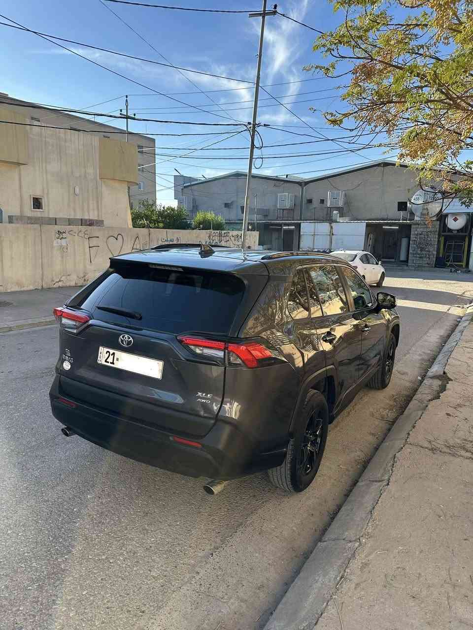 تويتا راف فور ٢٠٢١ /***********
تويتا راف فور موديل ٢٠٢١ مواصفات xle دبل اكسل فور ويل بصمة و باب البصمه و كشن كهربائي و رادار امامى و خط شارع و رادار مراية وتبريد مركزي و هواية مواصفات ، باب سائق صبغ و شويه بالجاملغ امامي صبغ و الدوسة ارباگ بس تكمة طاك ، امامي و الخلفي كبس ارباك ستيرن والدشبول ما طاك ، السيارة كلش حلو مابيها اي مصرف سنوية جديده و باسمنا.
