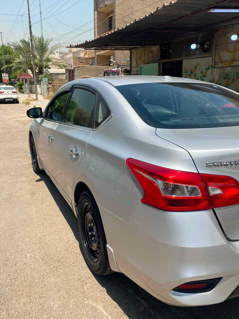 سلام عليكم سنترا 2018 وارد 
حادثها جاملغ امامي ايمن بارد خفيف 
وجاملغ ايسر تبديل وباب السايق مصبوغ 
والبنيد مبدل 
والبنيد وباب السايق جارد 
عندي سونار موجود 
قطعتين تبديل وقطعه صبغ فقط 
سياره فول الفول بصمه فتحه تحكمات كرسي السايق كهرباء 
تدفئه وتبريد بل كشنات 
وكلشي موضح بلصور 
تخم تاير ويل جديد والصدر مبدل دبلات امامي خلفي فقط 
كير محرك تبريد … تمام 
السياره بسمي والسنويه صاقطه اني اتحملهه 
عارضهه 102 وبيهه مجال 
مكاني بغداد شارع فلسطين 
***********
