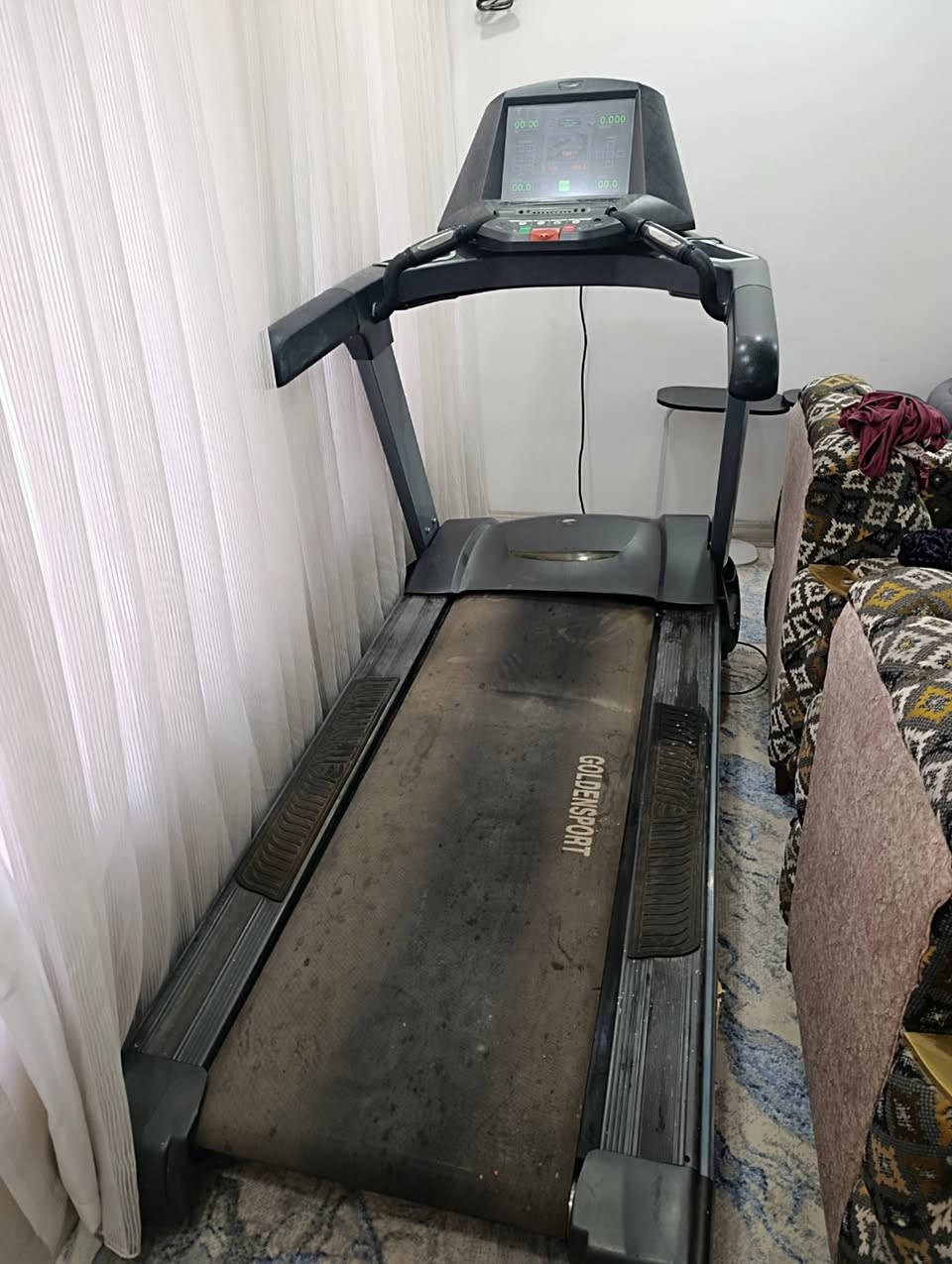 كولن سبورت أمريكي اصلي سعر شراء مليون نصف سعر بيع هسه 400 دولار شغل شاشة مثل موضح بالصورة بس بيه خلل بسيط 
مكانه كركوك شوراو ***********
