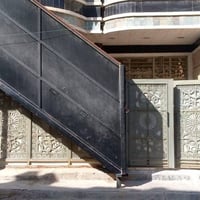 بيت مساحة ١٠٠ متر للستفسار  07806236953