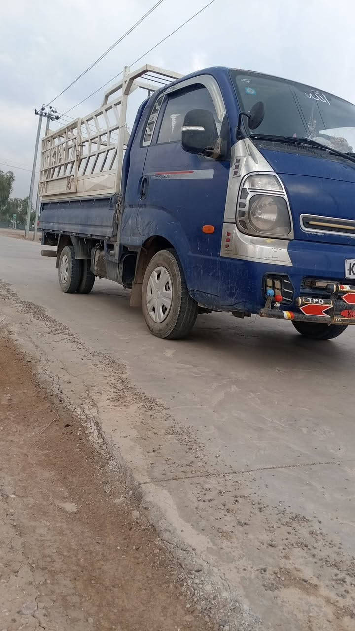 سلام عليكم كيه حمل للبيع موديل 2016 سياره مكفَوله من ضربه وصبغ وشاصي وكهربايات كله شغاله سياره حلوه وناعمه مسكر سبعه كير ومكينه خير من الله ومشروع وطني سنويه لل 2028 سعر 115 // *********** ///*********** // وشراي بي خير ويدلل
