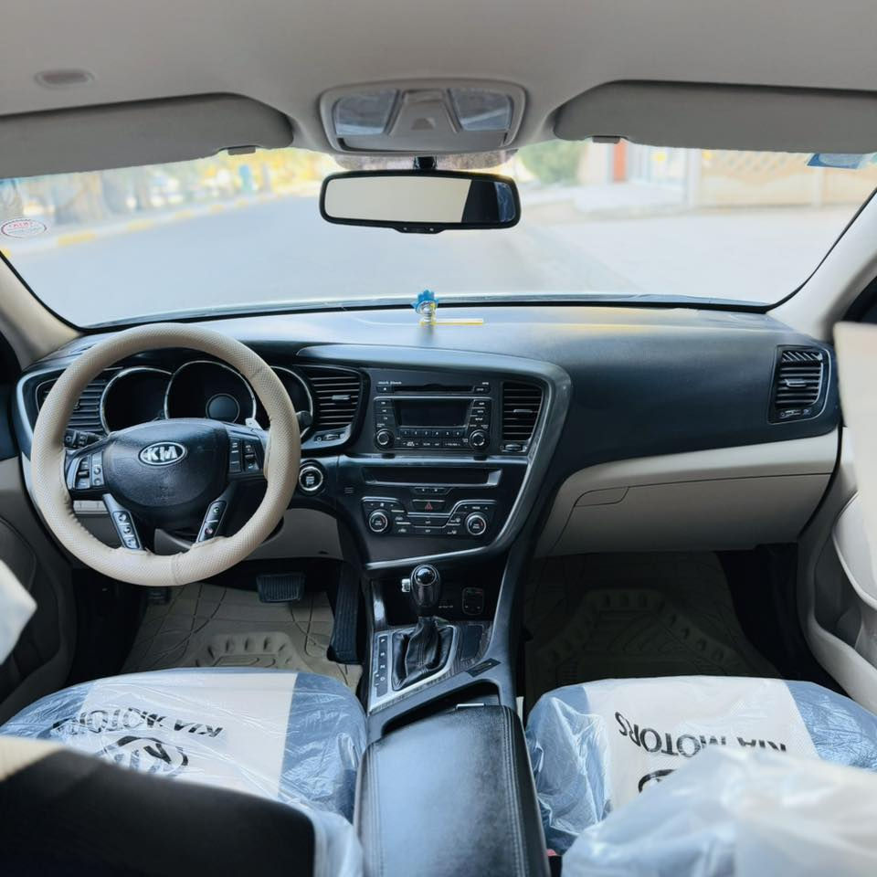 🚗 كيا أوبتيما 2014 - فول مواصفات (خليجي) للبيع 🚗

✅ تفاصيل السيارة:
• الموديل: 2014.
• المواصفات: خليجي (فول مواصفات 1/1).
• المحرك: [ 2400 ]، بحالة ممتازة.
• اللون: [ ابيض].
.

• بصمة تشغيل وبصمة أبواب.
• كراسي جلد (تحكم كهربائي ).
• شاشة كبيرة مع كاميرا خلفية وحساسات.
• تبريد قطعتين .
• تحكم ستيرين كامل مع مثبت سرعة (Cruise Control).
• ويل كروم قياس 18 إنش الأصلي.
• إنارة LED أمامية وخلفية 
، [ ثلاث قطع صبغ بدون عابر بدون ايرباك ].
• تخم إطارات جديد، صدر جديد،ما تحتاج لأي مصاريف نهائياً.
• السنوية مجددة والتحويل مباشر.
💰 السعر المطلوب: [132] (قابل للتفاوض البسيط).
📍 الموقع: [ السماوه ].
📞 للتواصل والاستفسار: [***********]
