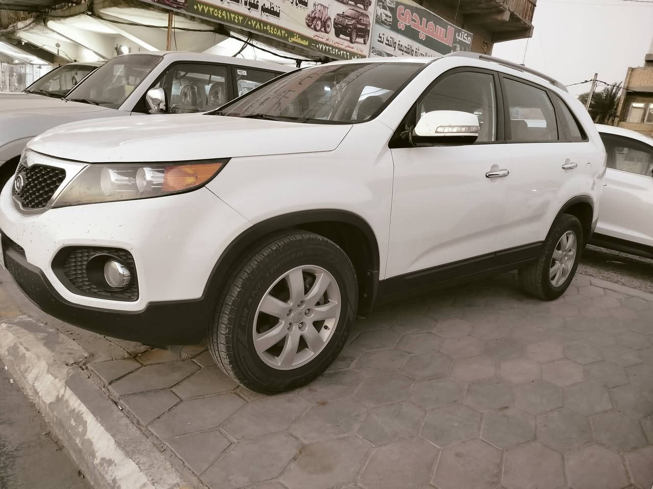 السلام عليكم كيا سورينتو موديل 13 
خليجي محرك 2400 دوش
 سياره جاهزه 7 راكب تبريد 3 رقم واسط
 مشروع وطني بيها رش صبغ ثر شخط 
سونار داخل المنشور السعر 152 ورقه 
مكان السياره واسط ***********
