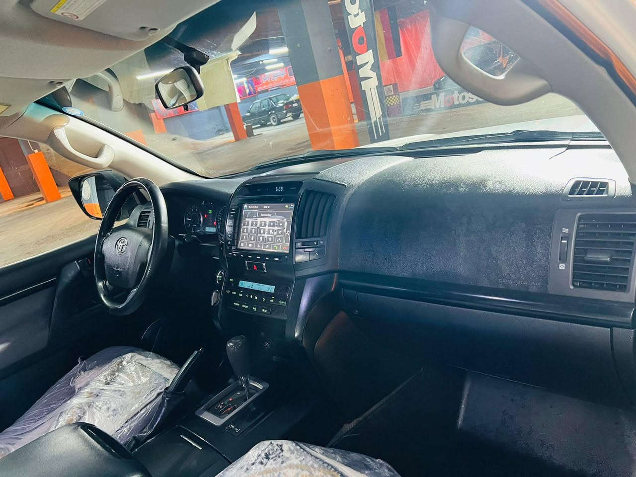 بۆفرۆشتن. 🎌⚜️للبیع ☑️

***********
***********
شتی لۆک ماشاالڵەء
جۆری سەیارە/توتێتا لانکلۆزەر

مۆدێل/2008
ڕۆشتو /203
ڕەنگ/سپی سەدەف
موسەفات/GX

ڕەقەم سلێمانی
ڕەقەمی تازە سەنەوی تازە بەسەر جوا
تەحویل خرامە بەشەرت

گێڕی نەکراوەتەوە مەکینەی بەشی پێشەوەی کراوەتەوە
‏V6
بێ بۆیاخ 
تاقم تایەی تازە پێشو دوای مەزبوت 
تەبریدو کارەبای بەشەرت

سەیارەکە کامل سێرفس کراوە 
دەعامی بۆ دەعامی بەشەرت
شوێن سلێمانی 

 سعر /في التعليق يتم الرد فورا على المسنجر ✍🏻

نرخ/ لە کۆمێنت بنوسە یەکسەر وەڵام دەدەیتەوە 📮

***********
***********
