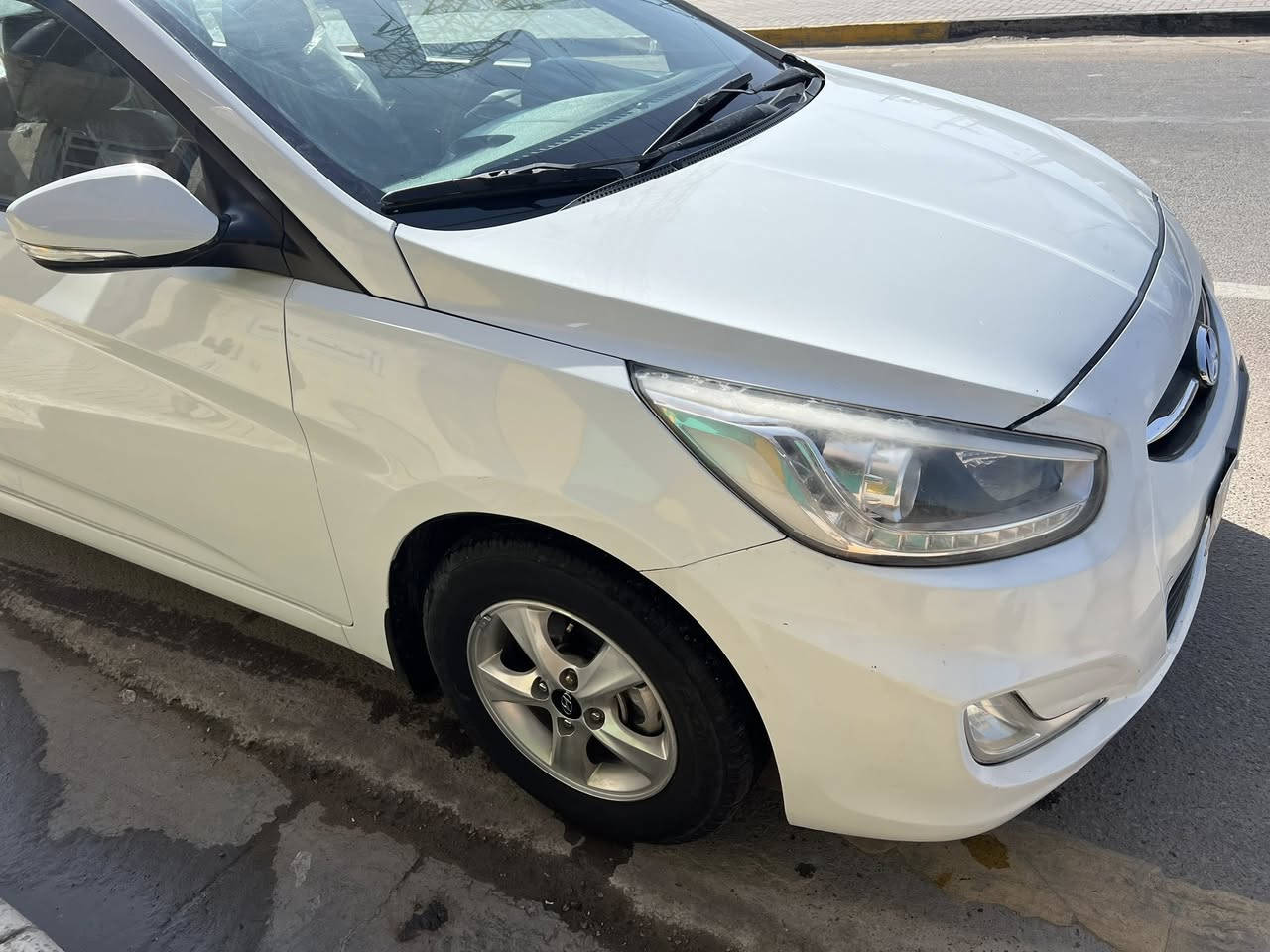 السلام عليكم للبيع موديل 2016 خليجي مكينة دوش بسمي رقم بغداد فول موصفات كير مكينة ع الابلاد مكول من اي نقص مكفولة من دواخل فقط هذا سونار شي بسيط ماشية 98 تحويل موباشر اراوس كونا او سبورتج مكانهة بغداد الدورة بالعافية ع الياخذهة احلة من الصور سعرهة 103$ وبيهة مجال 
*********** تحياتي للجميع
