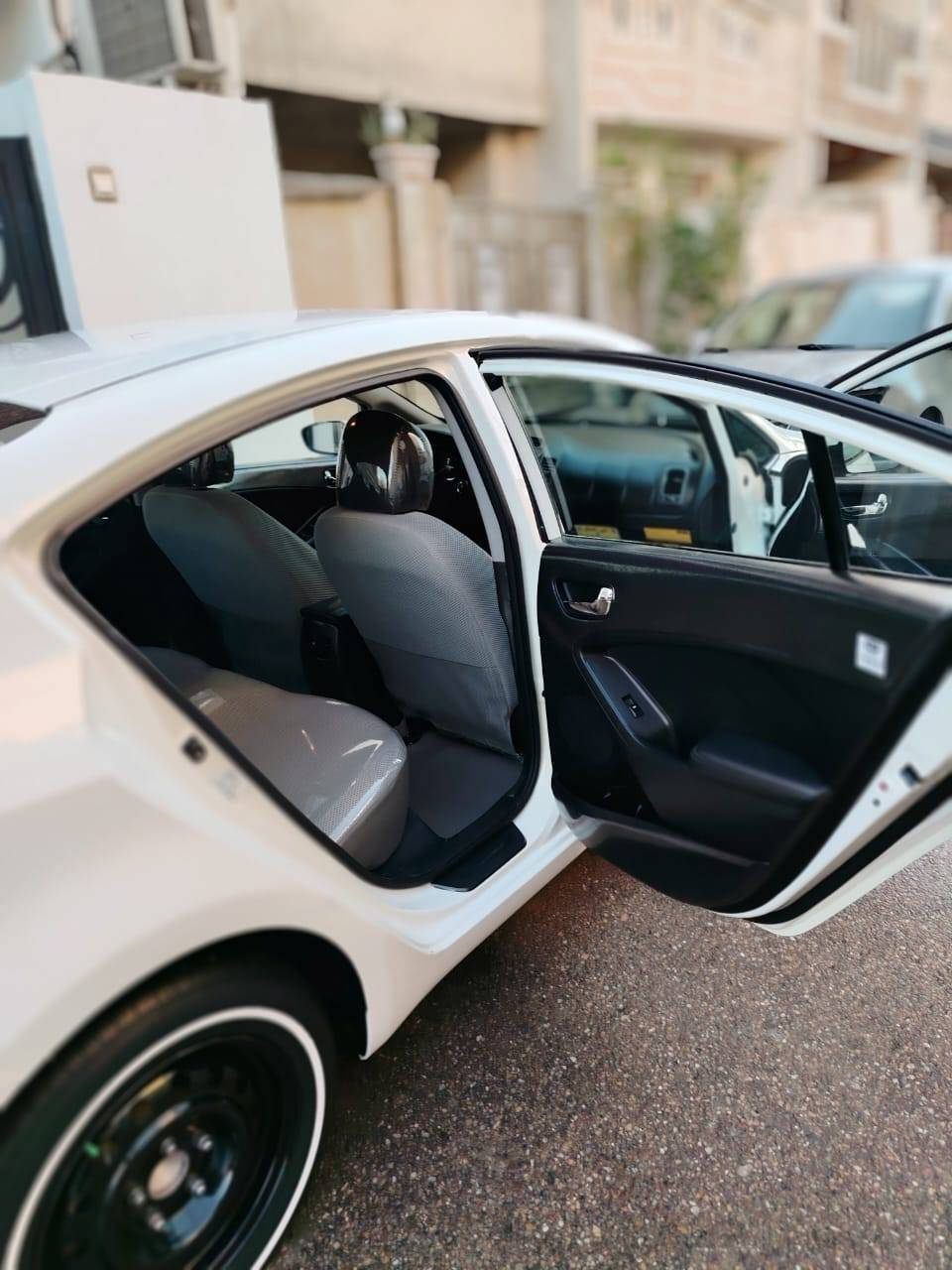 السلام عليكم للبيع سيراتو 2017 vip فول مواصفات للاستفسار***********
غير متواجد ع الفيس
