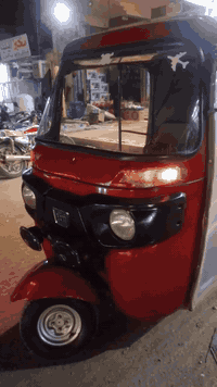 سلام عليكم شباب تكاك البيع موديل 18/للبيع رقم وسنويه 
ض فيره تخم تايرات+دوشمه جديد+جادر صفحه+جادر
التنقيص التبخير مكينه 20

 تكاتك المكان واسط العزيزيه شارع المحكمه سعر 4600بيه مجال حك الجيه *********** دك عليه بيك خير وتدلل
