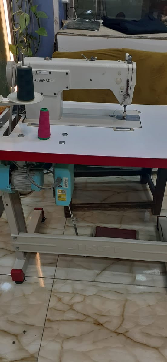 مكاين عدد ٢ نوع جاكيت تكل
صنع في لصين نضيفات مال بيت

السعر ٤٠٠ الف عراقي

رقم الهاتف ***********
