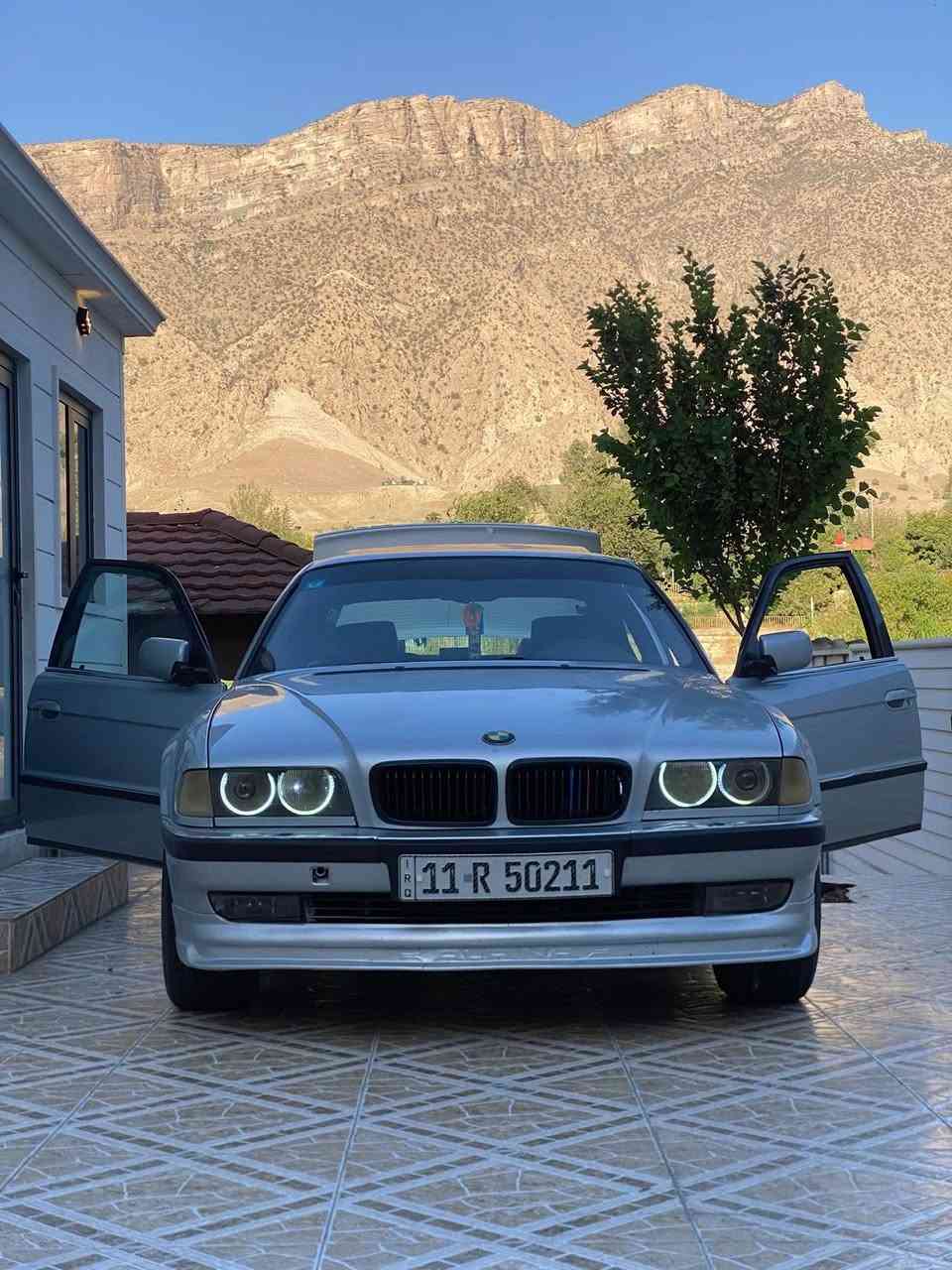 سلام عليكم 
BMW e38 728 1998
سيارة فول مواصفات 
مصبوغة عام بدون حادث 
بدون نواقص 
تبريد ثلج 
مكاني بغداد 
السعر ٨٩ ورقة
رقم بغداد 
سنوية بسمي تحويل ثاني يوم
للاستفسار 
***********

