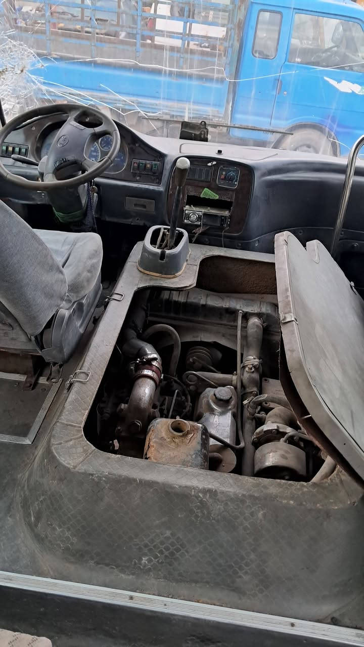 السلام عليكم كوستر جاك صيني ٢٠١٣ مزاد وزاره الداخليه ترقيم مجاني عل الدوله ٣٠راكب كاز  اخوان اني عارض بسعر مناسب لئن  اكو ملاحظات بالسياره مثلا" جامه أماميه مكسوره السوبر يدادله تصليح تبريد ماتشتغل كير ومحرك خير من الله عنواني بغداد سعر ٦٩ وبي مجال هاتف***********
