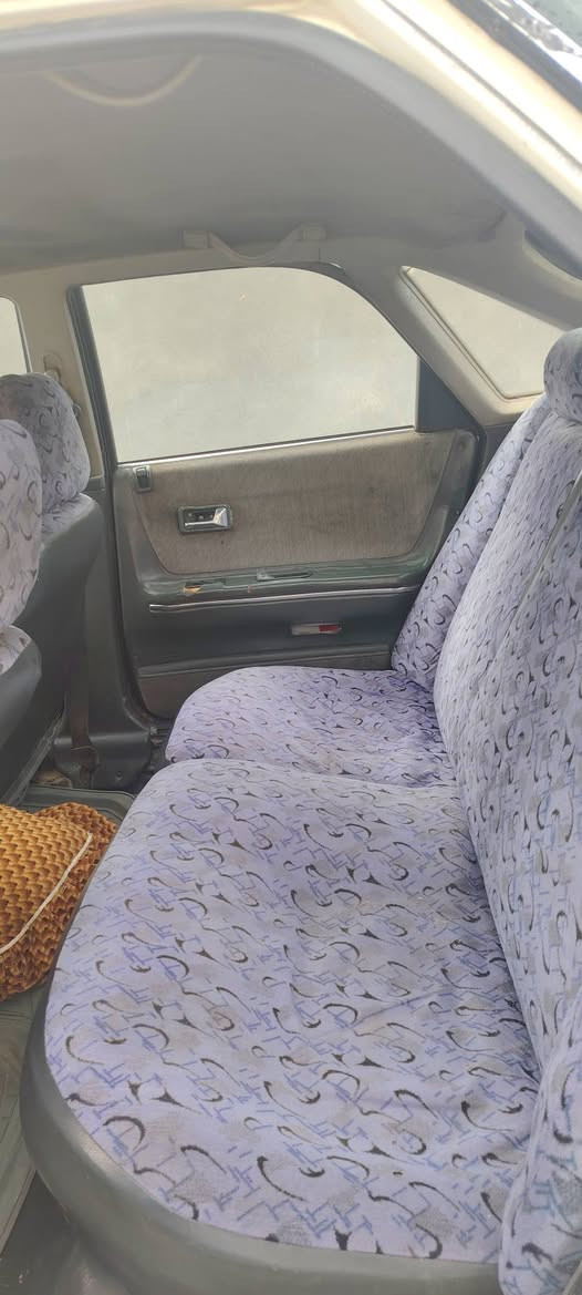 مازدا للبيع موديل 1992
سنويه لحد 2028
كير محرك مابي عيب 
بيه بطاقه بانزين 
رقم ***********
سعر 30 بي مجال
