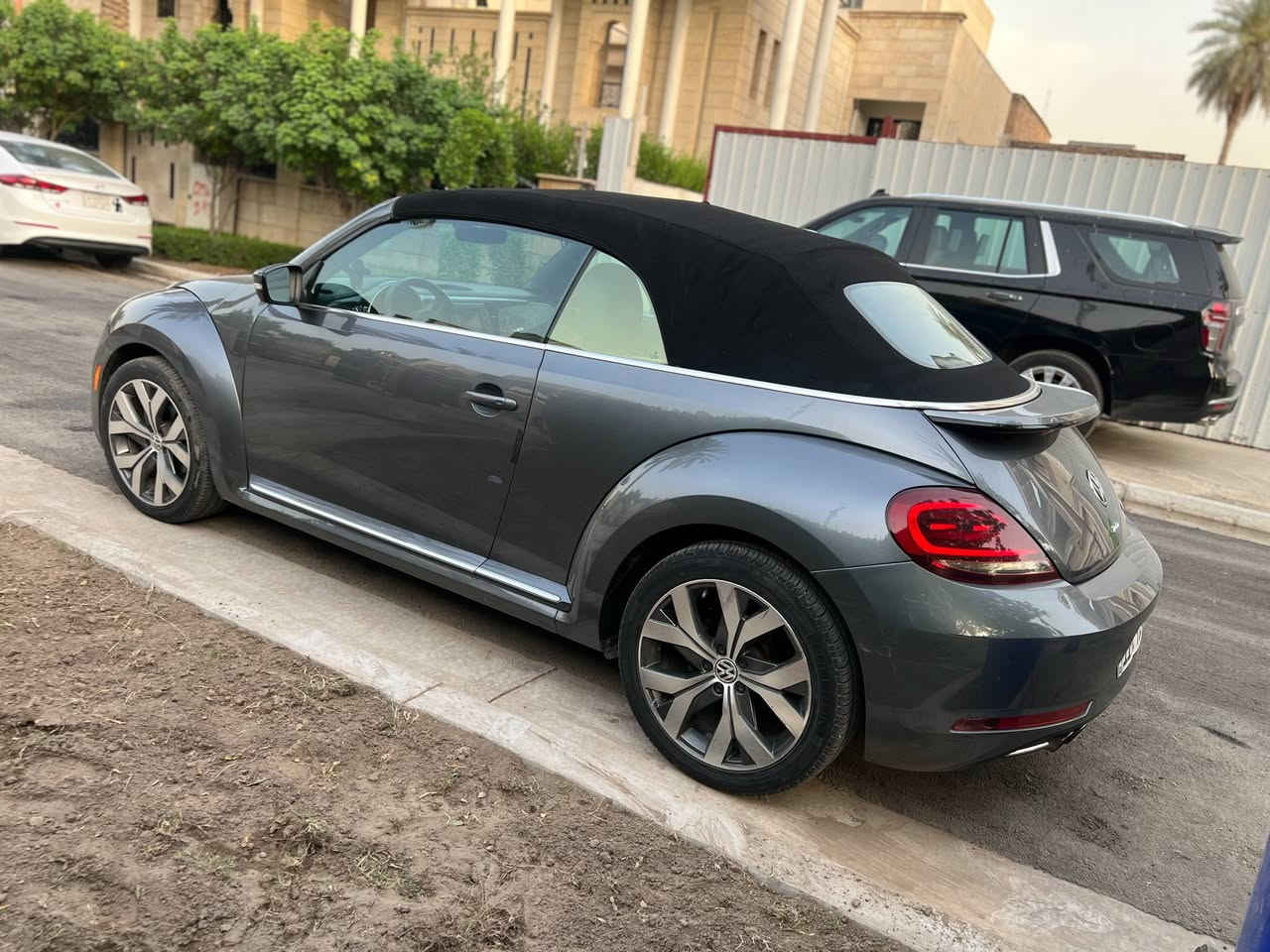 السلام عليكم
بيتل كشف للبيع موديل 2019 
محرك 2000 توربو 
مواصفات لمتدد ماشيه42 الف ميل
بدون ايرباك حادثه بنيد وجاملغ صبغ نفسهن راجعات بدون دواخل وشاصي
رقم بغداد 
مواصفات
بصمه تشغيل بصمه  ابواب رادار جانبي رادار خلفي تدفئه كشنات كشنات جلد تبريد بيانو وياها برده خلفيه لايت وبكلايت لد 
مكان السيارة الحارثية 
السعر (130) وبيه مجال 
السياره عليه ادامه كامله والمكينه جديده صور السونار موجود
***********
