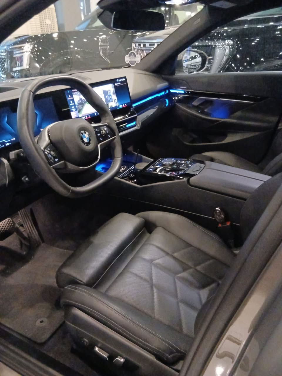 Bmw530i
2024

X-drive 

21,000 mile
حادث فقط دعامية خلفية 
للتواصل والسعر خاص او على الارقام
***********

***********
